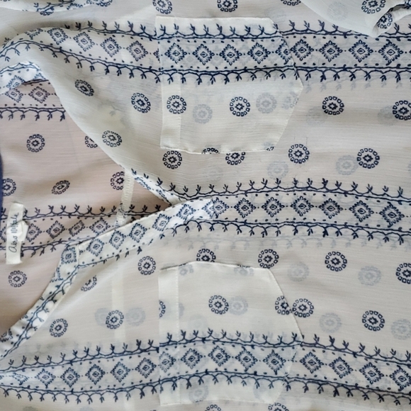 Blouse - Picture 2 of 3